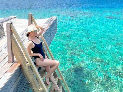 刘嘉玲度假火辣曲线全都露　58岁没人信