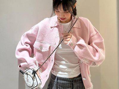 Jennie香奈儿网球拍包Q爆　连镜子也是小香