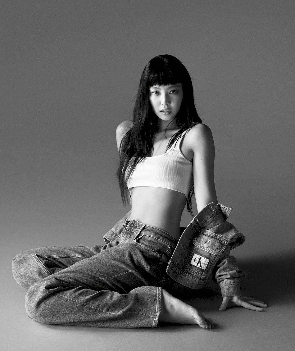 Jennie新造型超杀妹妹头电力破表！“只穿内衣”撩人体态曝光 名人名流 图1张