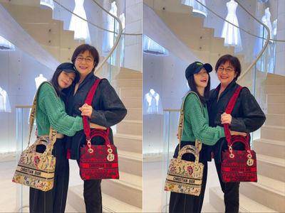 徐若瑄砸30万买Dior母女包　逗乐妈妈趁势撒娇