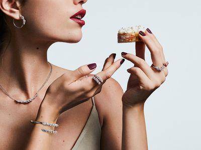 义大利人送含羞草祝妇女节快乐　奢华钻石版更惹人爱