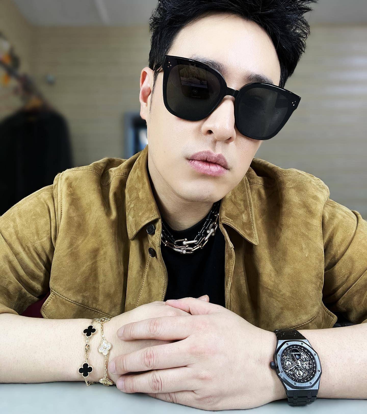 潘玮柏近800万行头贵气开工　AP名表、Tiffany金项炼放闪 名人名流 图1张