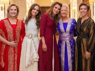 约旦公主婚前派对美翻　精致腰带出自“阿拉伯黛安娜”30年前白纱