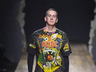 MOSCHINO创意总监离职！Jeremy Scott“10年奇幻设计”写下句点