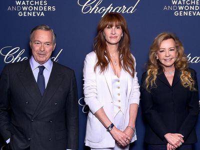 表展直击／“凤凰女”商务套装竟露深沟　宣传再生材质运动表最夯