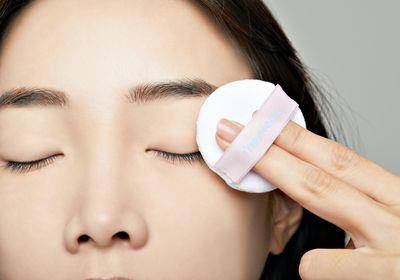 YG明星彩妆师教你定妆不卡粉！干肌、油肌手法不同效果差很大