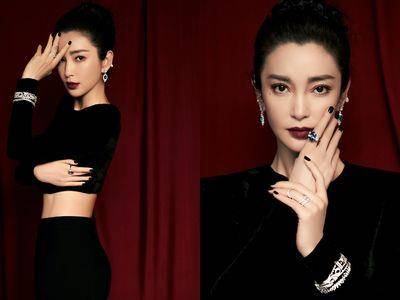 李冰冰50岁状态仍旧超狂！纤腰＋马甲线露优雅女人味简直逆天