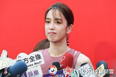 陈庭妮现身哽咽谈父：我会拥抱智慧　强忍泪水站台New Balance