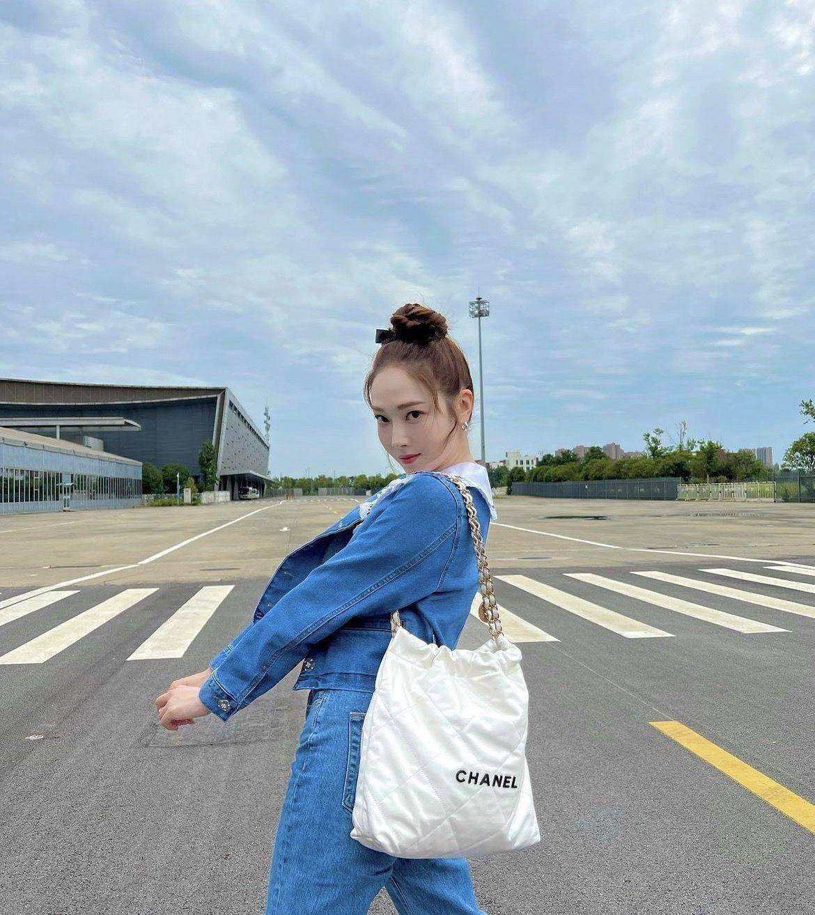 韩韶禧、Jennie出镜率最高出游“拍照姿势”　简单1招女明星感拉满 名人名流 图4张