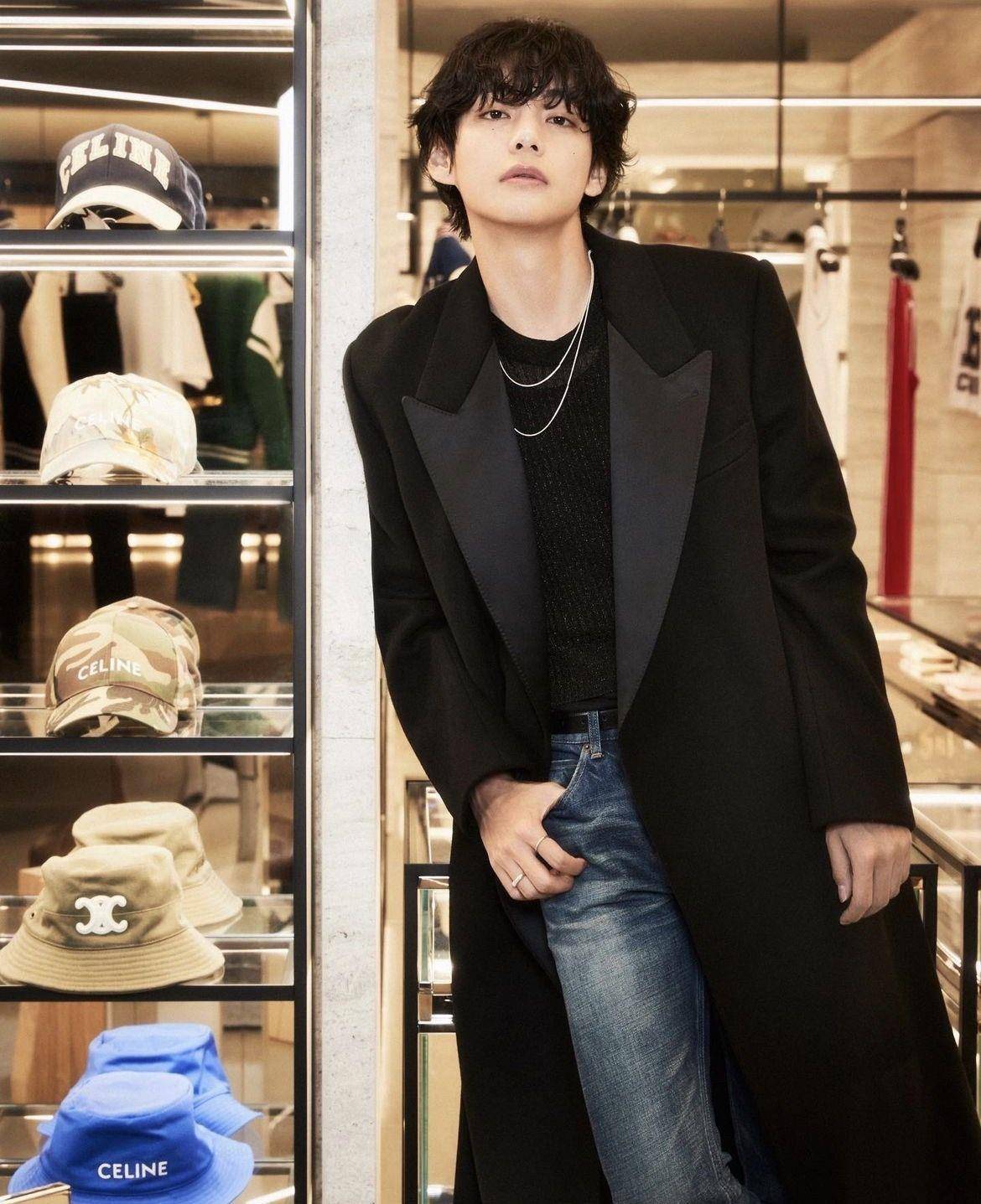 Lisa过完生日开工晒美腿、生图也美翻！合体V、朴宝剑画面攻占社群 名人名流 图4张