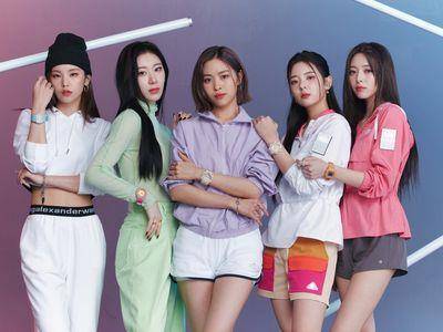 ITZY露美腿纤腰秀运动风　唯一包紧紧彩领靠粉红G-SHOCK突围