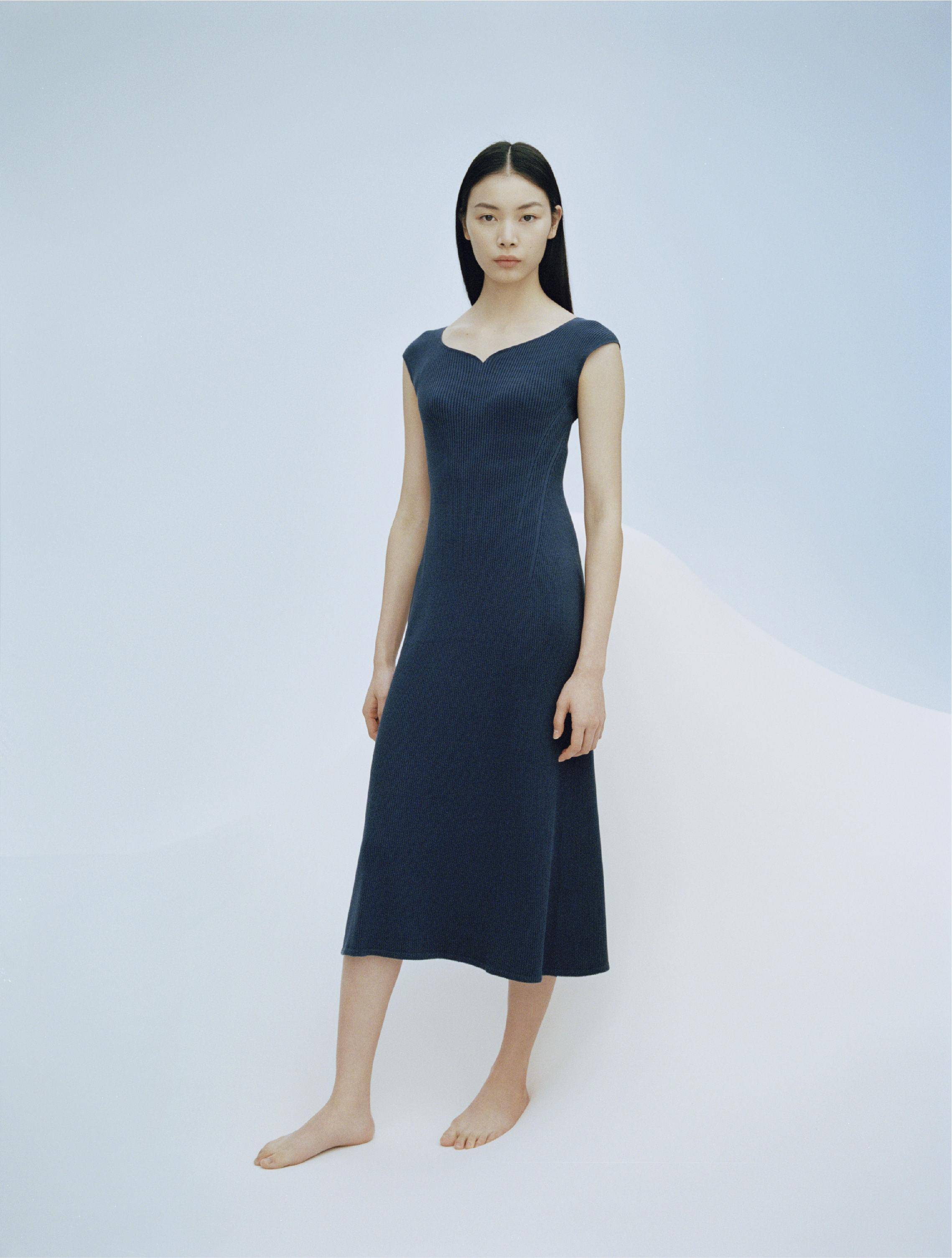 UNIQLO透视上衣、法式内衣比之前更辣！最新Mame联名加入绝美海洋蓝 最新资讯 图5张