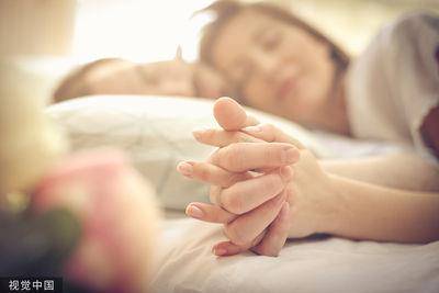 认定对方是“唯一完美情人”！4征兆可能陷入“执迷爱恋”=溺水