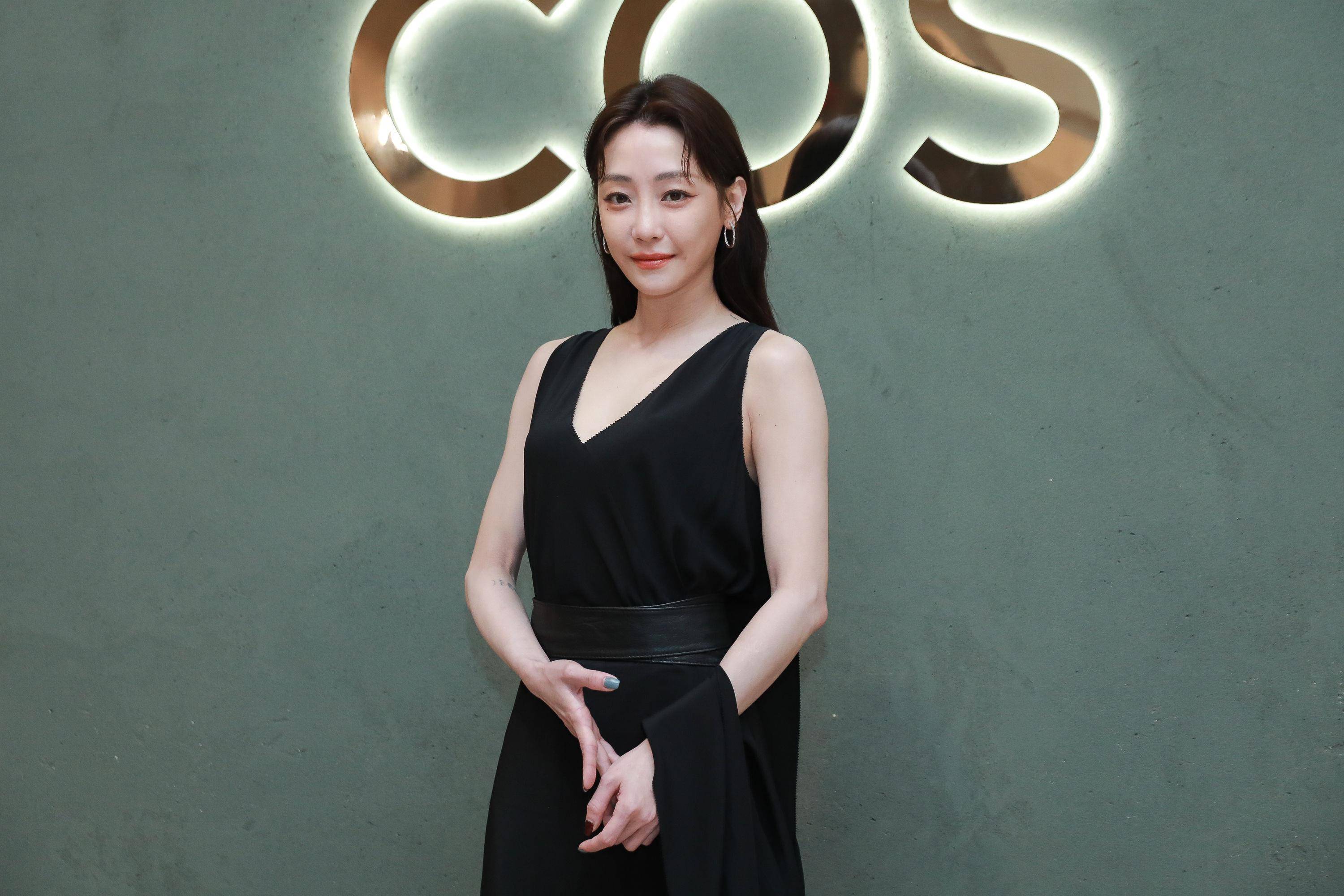 王柏杰示范好莱坞风墨镜耍帅　大方放闪：我戴什么款式她都喜欢吧！ 名人名流 图4张