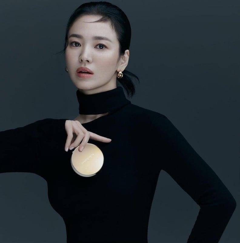 宋慧乔历年发型都是封神等级!公主切成经典、中分波浪根本仙女下凡 内容图6 潮正奢/潮品文/潮臻社-实时追踪全球最新奢侈品牌新闻资讯的官网站!