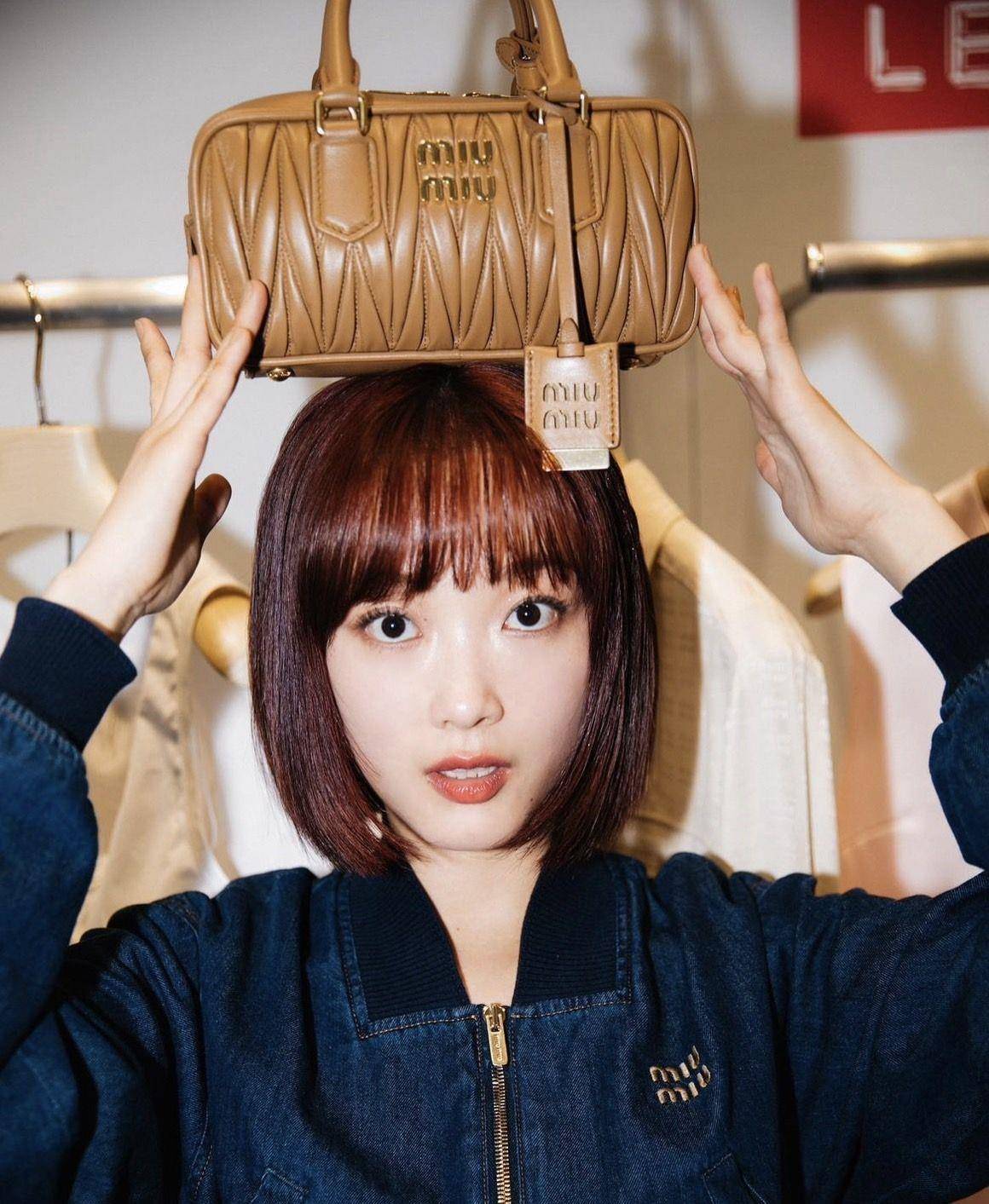 包・开箱／张员瑛出镜率超高MIU MIU手袋是这款　多种尺寸一次满足 名人名流 图2张