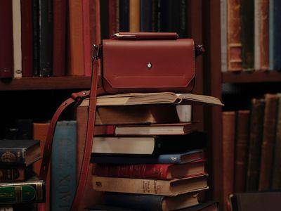 MONTBLANC不一样了！百搭可盐可甜　姚淳耀、江宜蓉晒新包　抢拎秒变时尚咖