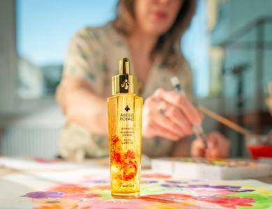 【广编】娇兰“皇家蜂王乳平衡油BEE艺术联名版”　庆祝Word Bee Day世界蜜蜂日