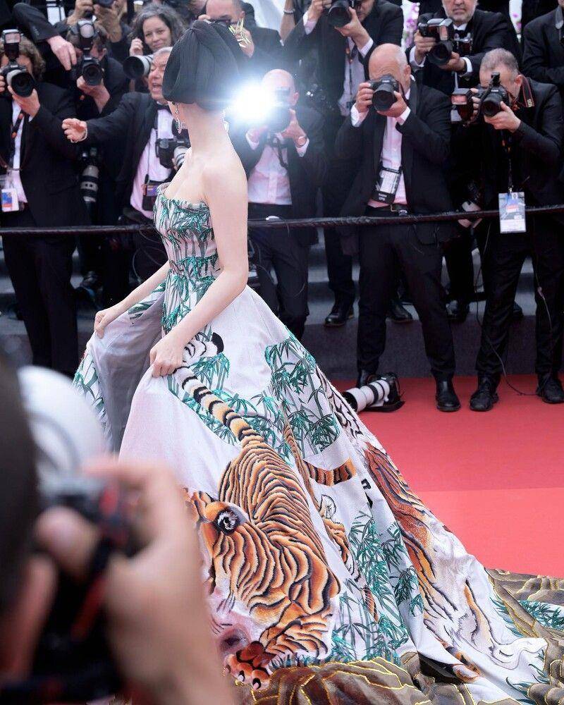 2023坎城影展红毯造型！Rosé、Jennie首登场　娜塔莉波曼星空裙超美 名人名流 图2张