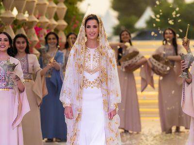 沙乌地阿拉伯千金将成约旦“最美王妃”　婚前派对礼服绣两国元素