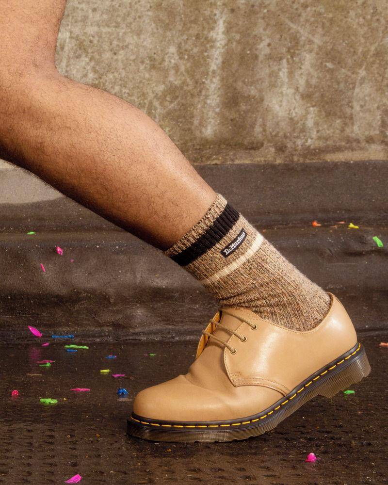 TIMBERLAND请店员示范帆船鞋穿搭　Dr. Martens奶茶色三孔鞋夏季新登场 最新资讯 图3张