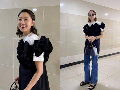 孔晓振黑白荷叶上衣配牛仔裤超时髦！把时尚融入日常不愧是“行走衣架”