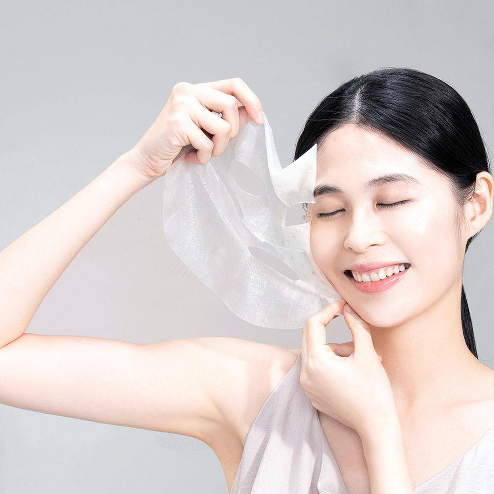 一张面膜敷到“值回票价”！先擦前导、再用面罩，每一滴精华都不浪费 最新资讯 图2张