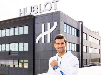 乔科维奇法网场上威风　当一日制表师笑场