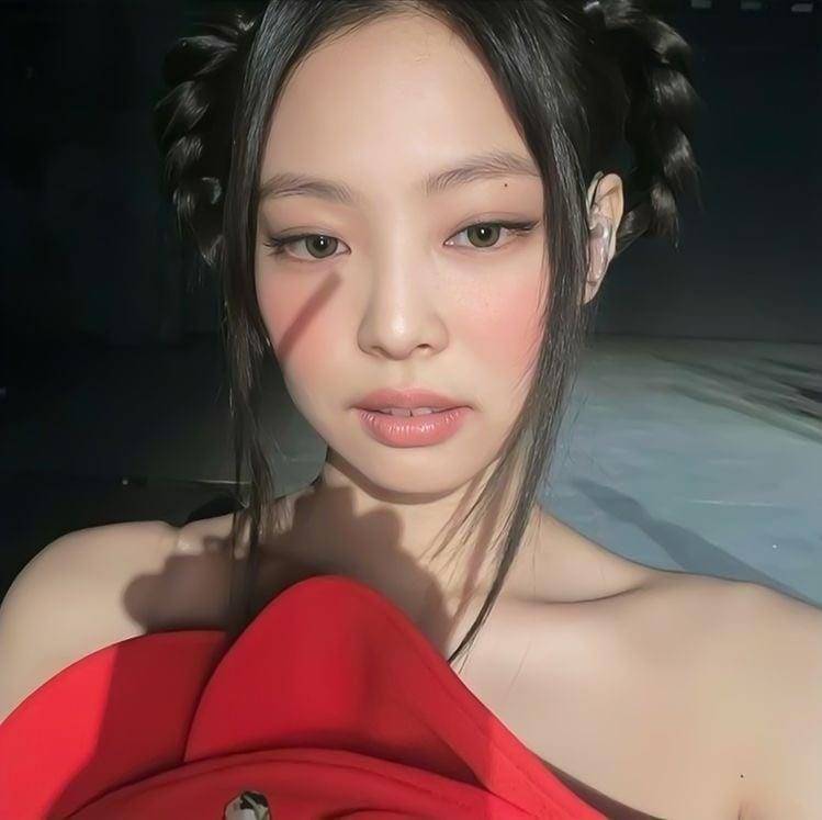 Jennie同款5个夏日编发！丝带绑发很流行　甜甜圈编发超Q 最新资讯 图5张