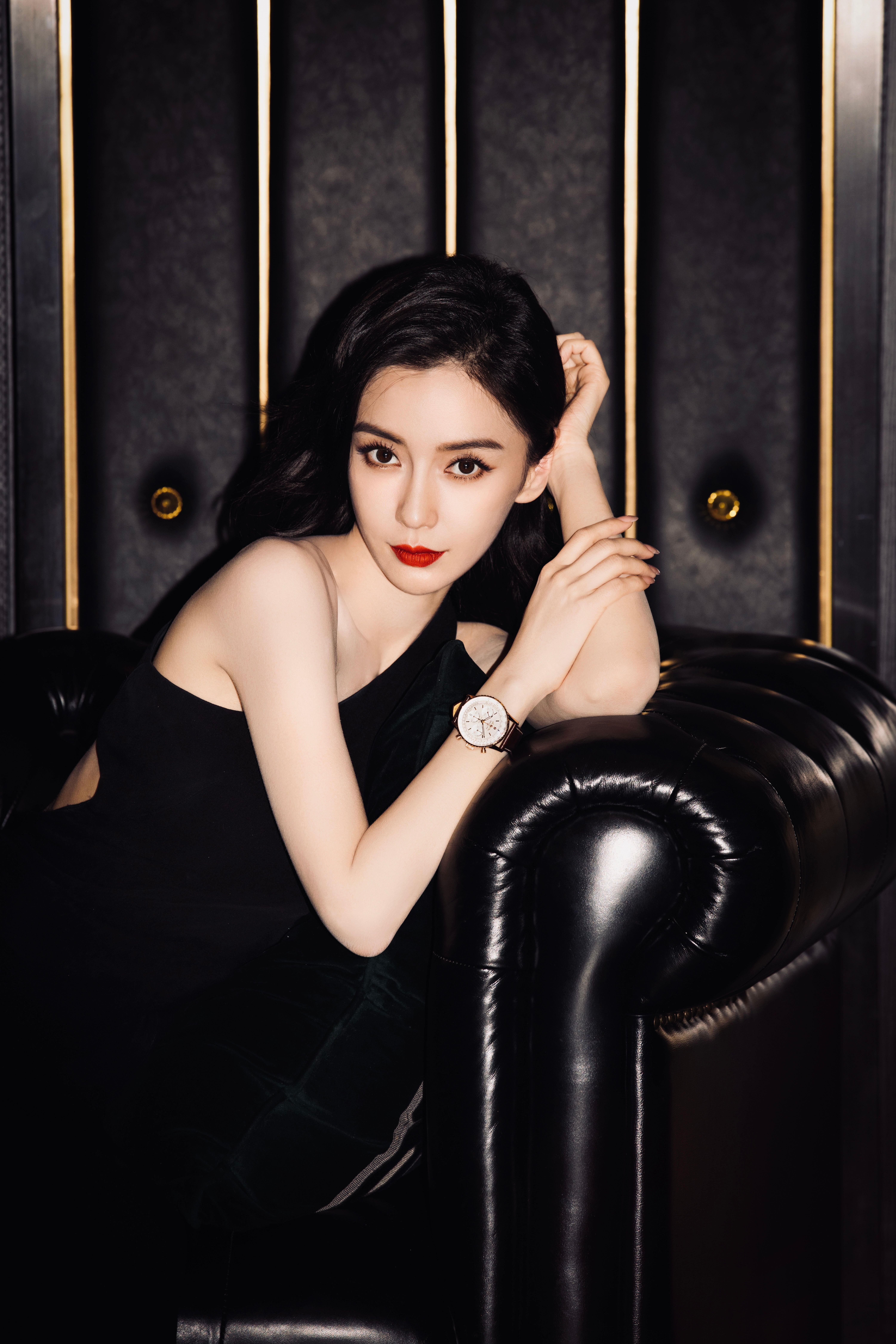 Angelababy衣服皱痕惨遭出征　接名表珠宝代言网批“造型看腻” 奢侈品牌 图3张