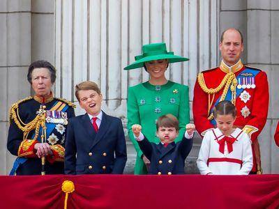 凯特王妃11万绿衣凸显“爱尔兰卫队上校”身分　么儿阅兵敬礼萌翻