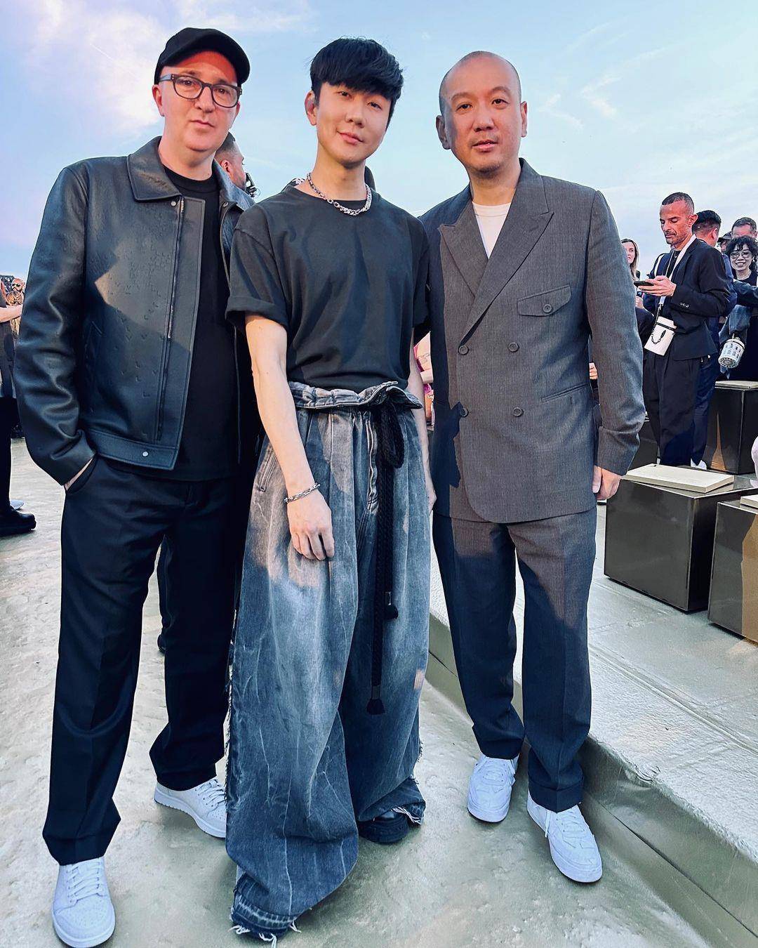 宋仲基同框林俊杰！LV大秀海量明星站台　蕾哈娜穿未上市的衣服露孕肚 时尚穿搭 图11张