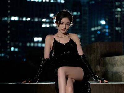 杨幂新造型“暗夜精灵”超魅惑! 闪片裙仙级长腿比例曝光