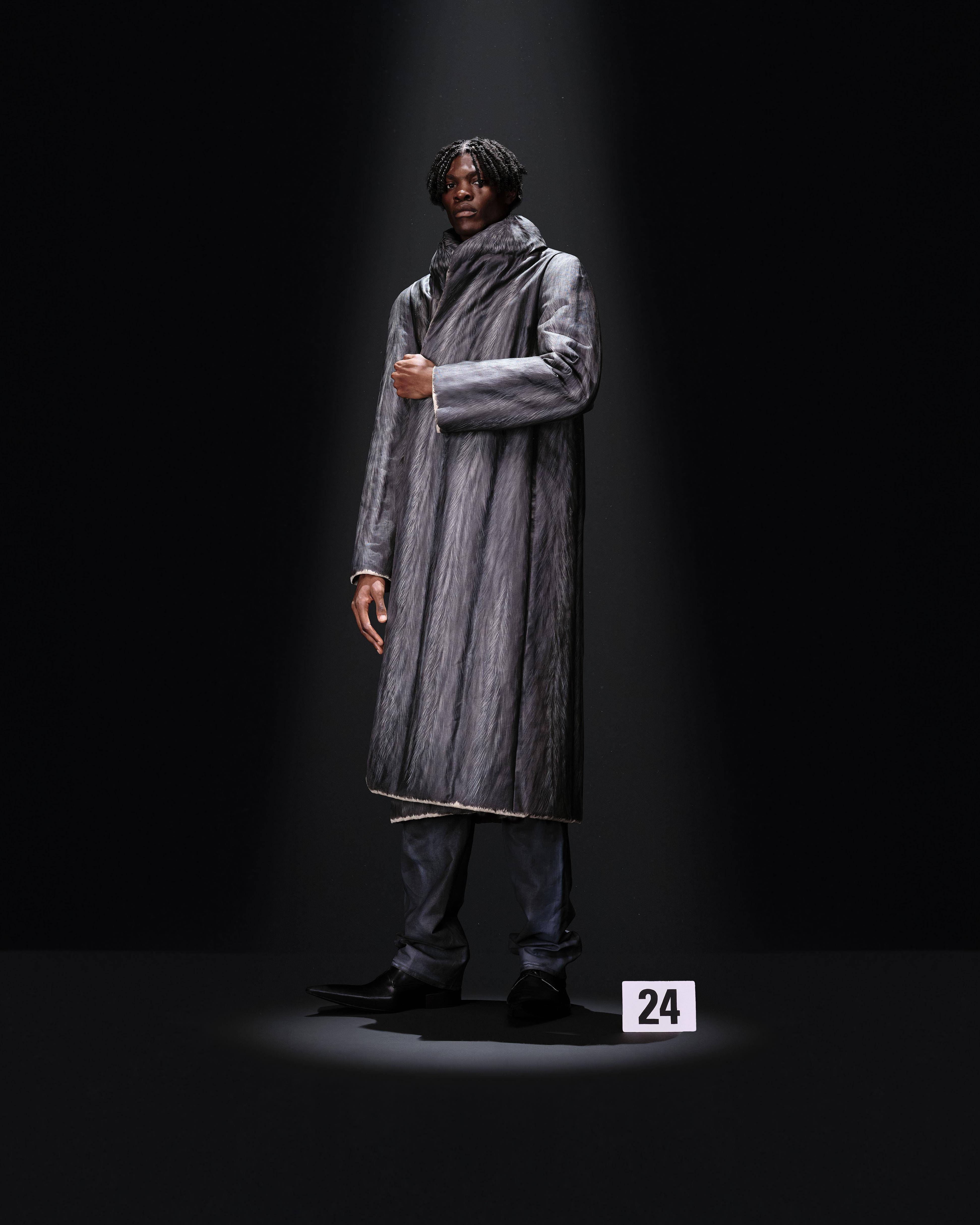 巴黎高订周／BALENCIAGA压轴盔甲裙震撼秀场　杨紫琼、70岁传奇影后助阵 时尚穿搭 图5张