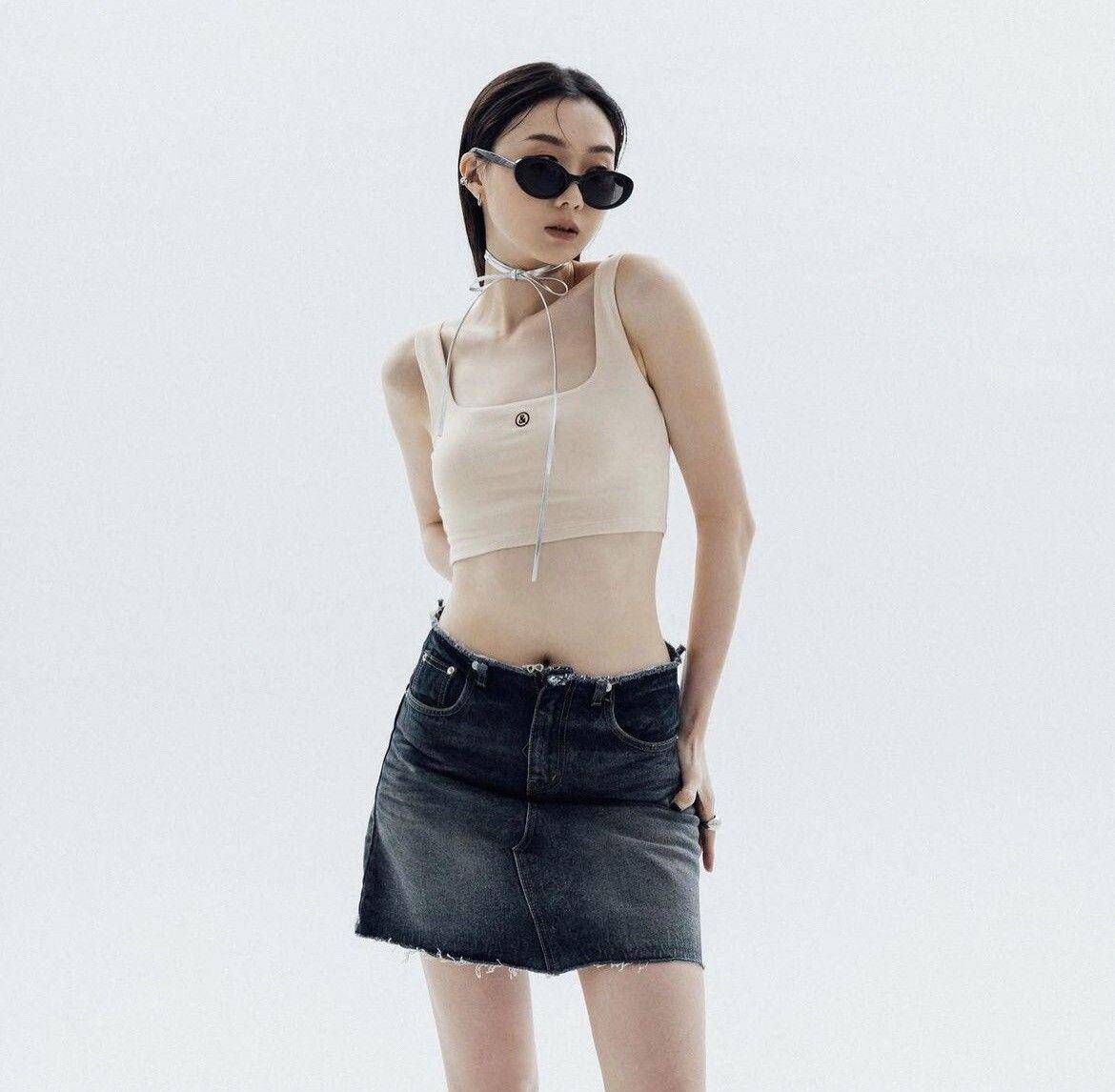 夏日“不同身型”背心穿搭技巧　削肩款超气质、肉肉脸选V领最修饰 最新资讯 图4张