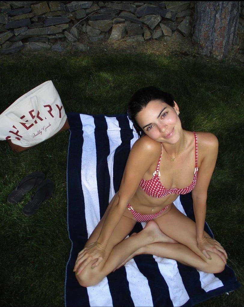 跟着超模Kendall Jenner选比基尼　甜美风、性感风超级生火不撞款 最新资讯 图3张