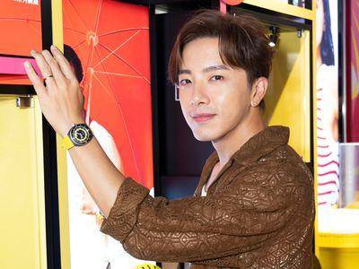 《木曜4》停播坤达“配合公司安排”　先推坑牛奶买天梭表