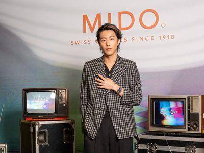 蔡凡熙羡慕金秀贤厚实胸肌　戴男神同款MIDO表耍帅