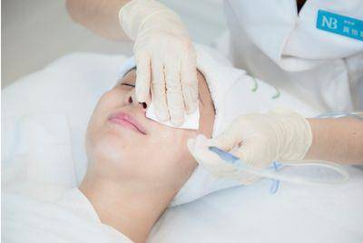 体验一次就有感！“水光洋娃娃”打造明星级女神光