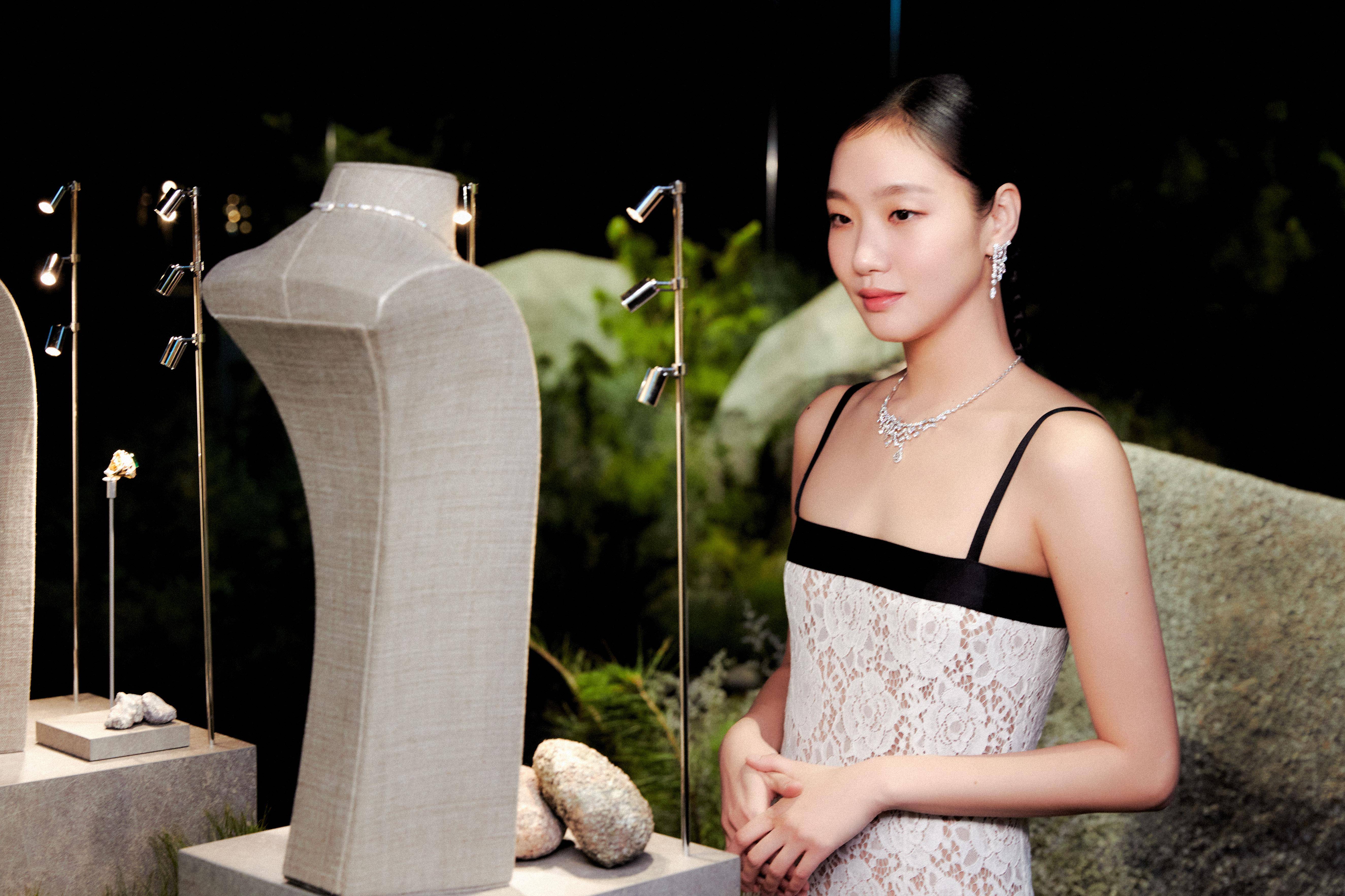 藏家买下1.7亿香奈儿狮子项炼大方借展　金高银戴的珠宝同场秀 名人名流 图2张