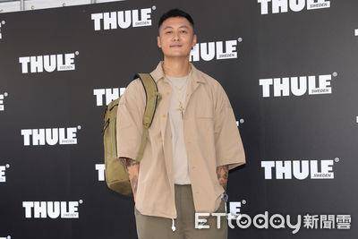 余文乐“自亏有白发”隔6年现身公开活动 推荐户外神器专心带娃