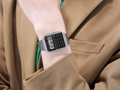 金泰梨《恶鬼》戴的计算机表升级了　全金属版流露高质感