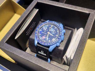 Swatch联名欧米茄“蓝月表”炒到5倍价　表迷排15小时疯抢