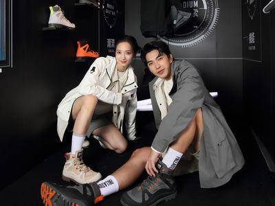 曾敬骅对下雨天“有特殊回忆”　入手防水装备合体摩羯好友韩宁