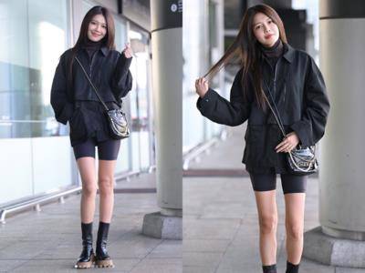 运动女孩时尚范本！秀英穿瑜伽裤登机　筷子腿细到合不起来