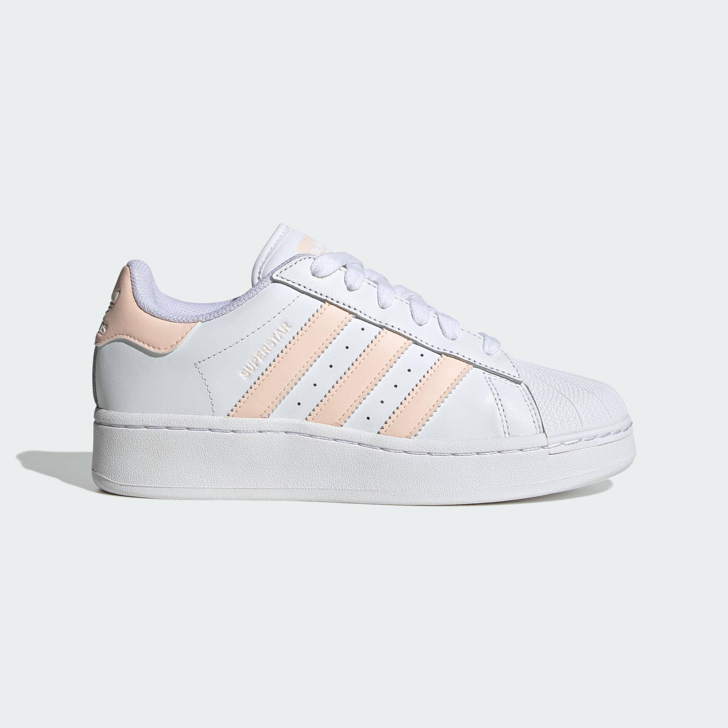 9m88儿时存钱买adidas“新身分超励志”　用话题潮鞋形容长大的自己 名人名流 图4张