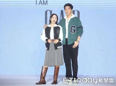 蔡凡熙穿Gap自封“随性帅”路线！约李沐挑战“芋圆风穿搭”