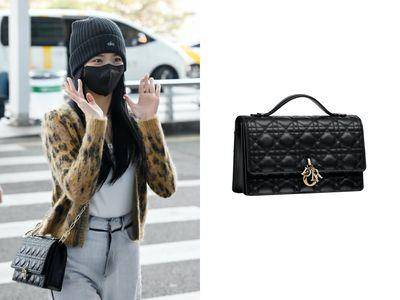 大秀直播／Jisoo背未上市的DIOR包搭机好神气！9／26晚上准备看秀