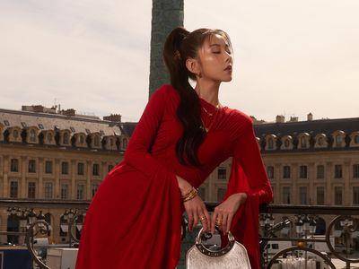 邵雨薇巴黎景点傻傻分不清　还好气势够强大扳回一城