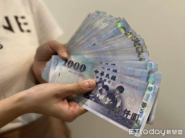 水瓶金钱大进大出、射手“晒恩爱，死得快”！12星座2024运势分析 最新资讯 图6张